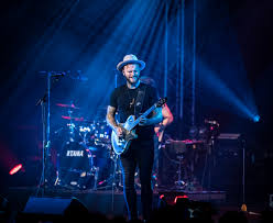 The Kris Barras Band is a new band from England that is part of the New Wave of Classic Rock. The band plays melodic, guitar oriented energetic rock music. A group that is headed for a bright future.