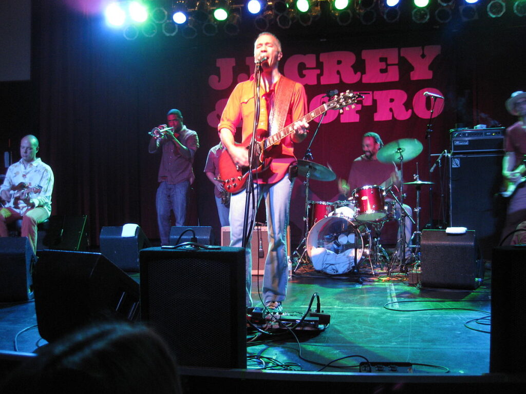 JJ Grey and Mofro play no nonsense music. Music, which is incredibly good. Their music is rooted in where they come from which is Florida and you can easily hear that both in the lyrics but also in the music itself. The band plays a beautiful mixture of rock, blues, gospel, and soul. I quite like JJ Grey and Mofro.
