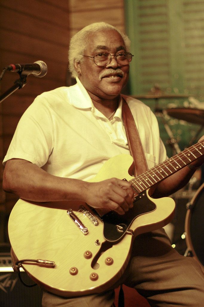 Jimmy Burns (born 1943) is an American blues guitarist and singer. He was born in Mississippi on a plantation in the Delta and it was here that he heard and was
influenced by the blues.
When he was twelve years old, he moved to Chicago with
his family.
In 1996 he finally established himself as a major blues artist
with the album Leaving Here Walking.